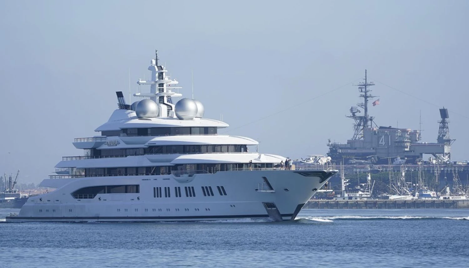 Підсанкційна яхта російського олігарха продана сім