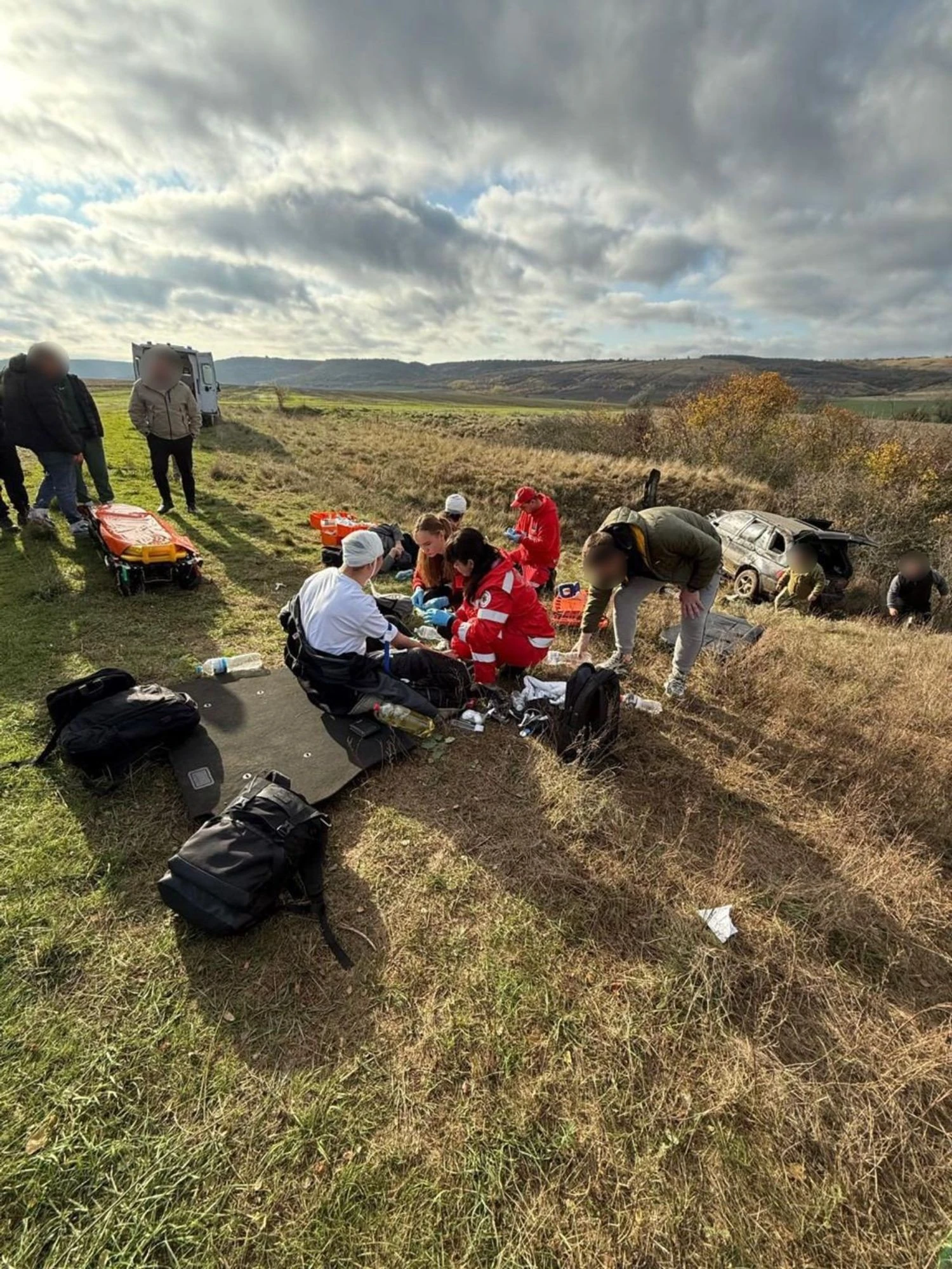 Сім чоловіків на BMW злетіли в кювет, намагаючись прорвати кордон на Одещині