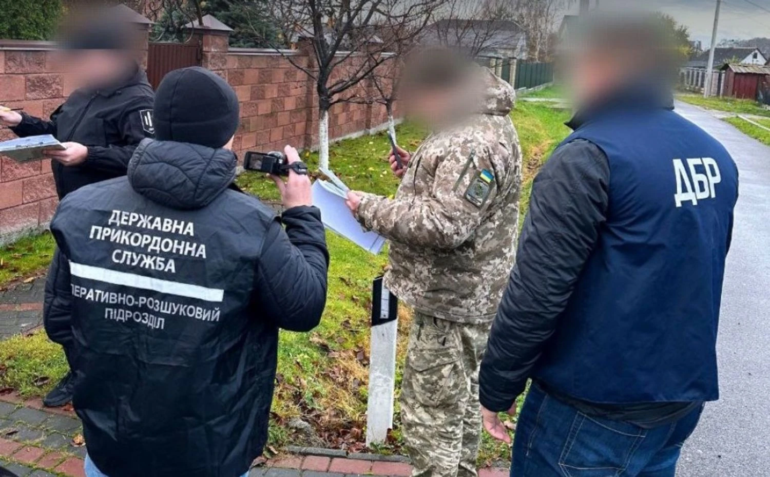 Допомогли понад 120 чоловікам незаконно виїхати з України: на Волині п’ять прикордонників отримали підозру