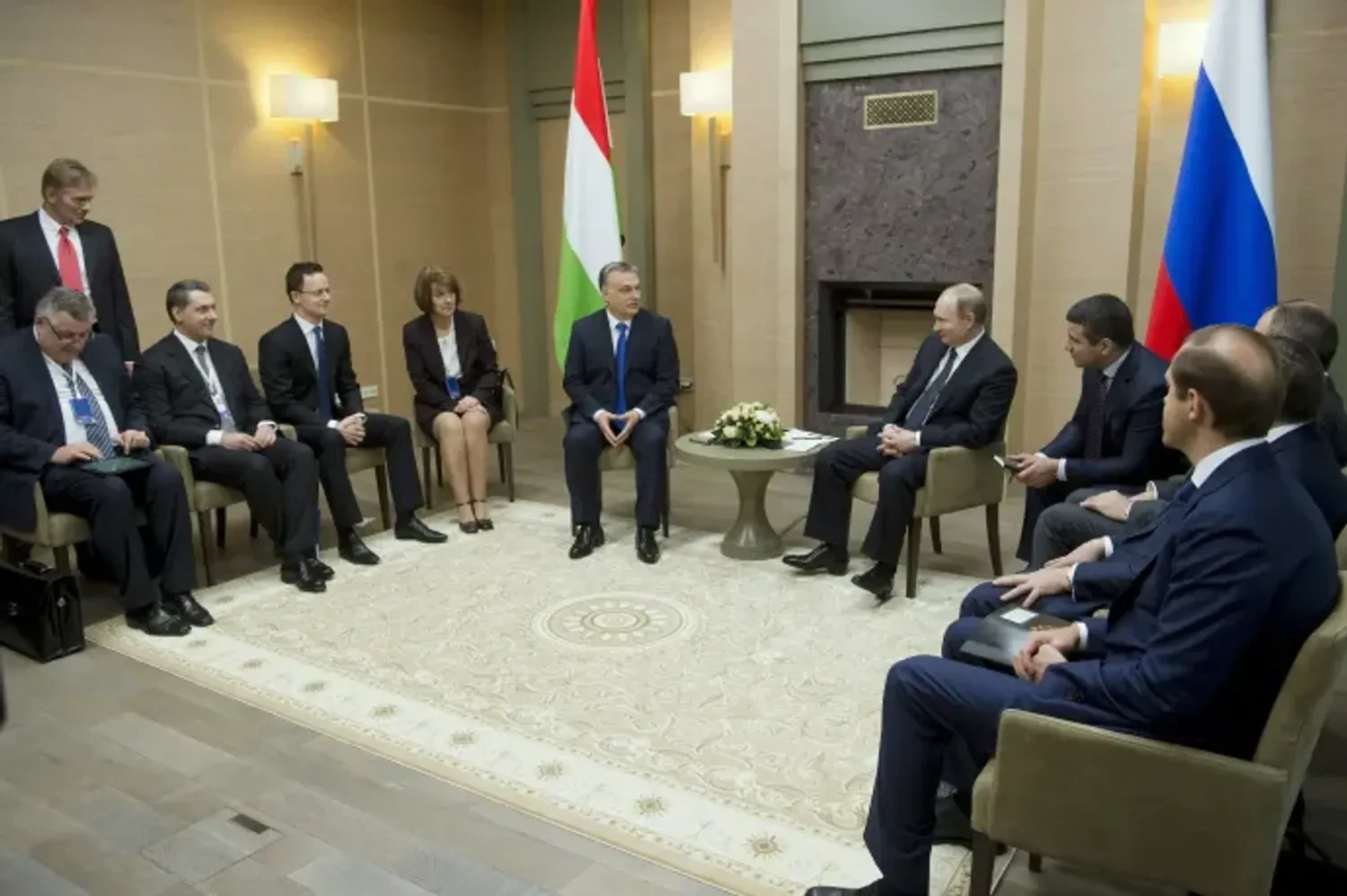 Перекладач Орбана спотворив слова путіна під час зустрічі в москві – ЗМІ