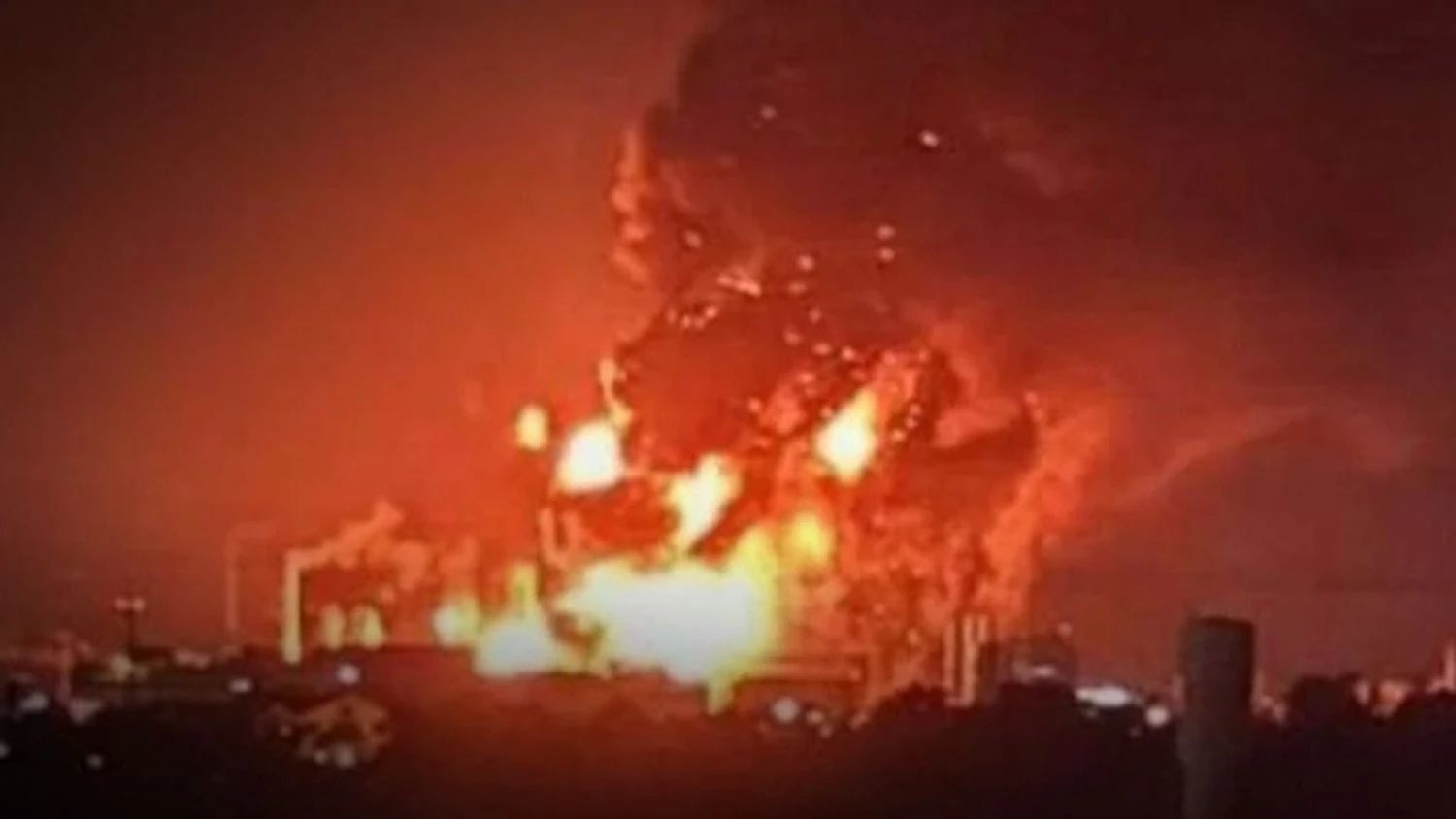 Генштаб підтвердив ураження Слов’янського НПЗ у рф та інших об’єктів окупантів