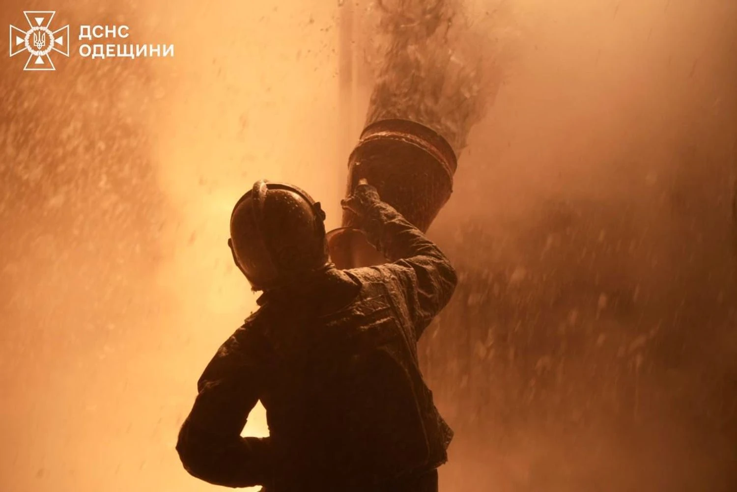 На Одещині рф атакувала енергетику і порт "Південний", загорілося 30 контейнерів, понад 120 тисяч абонентів без світла - віцепрем