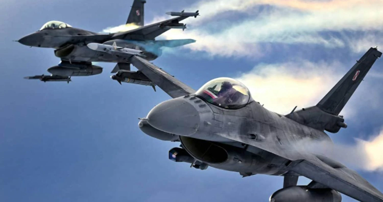 Польща підняла у небо винищувачі через ракетну російську атаку на Україну