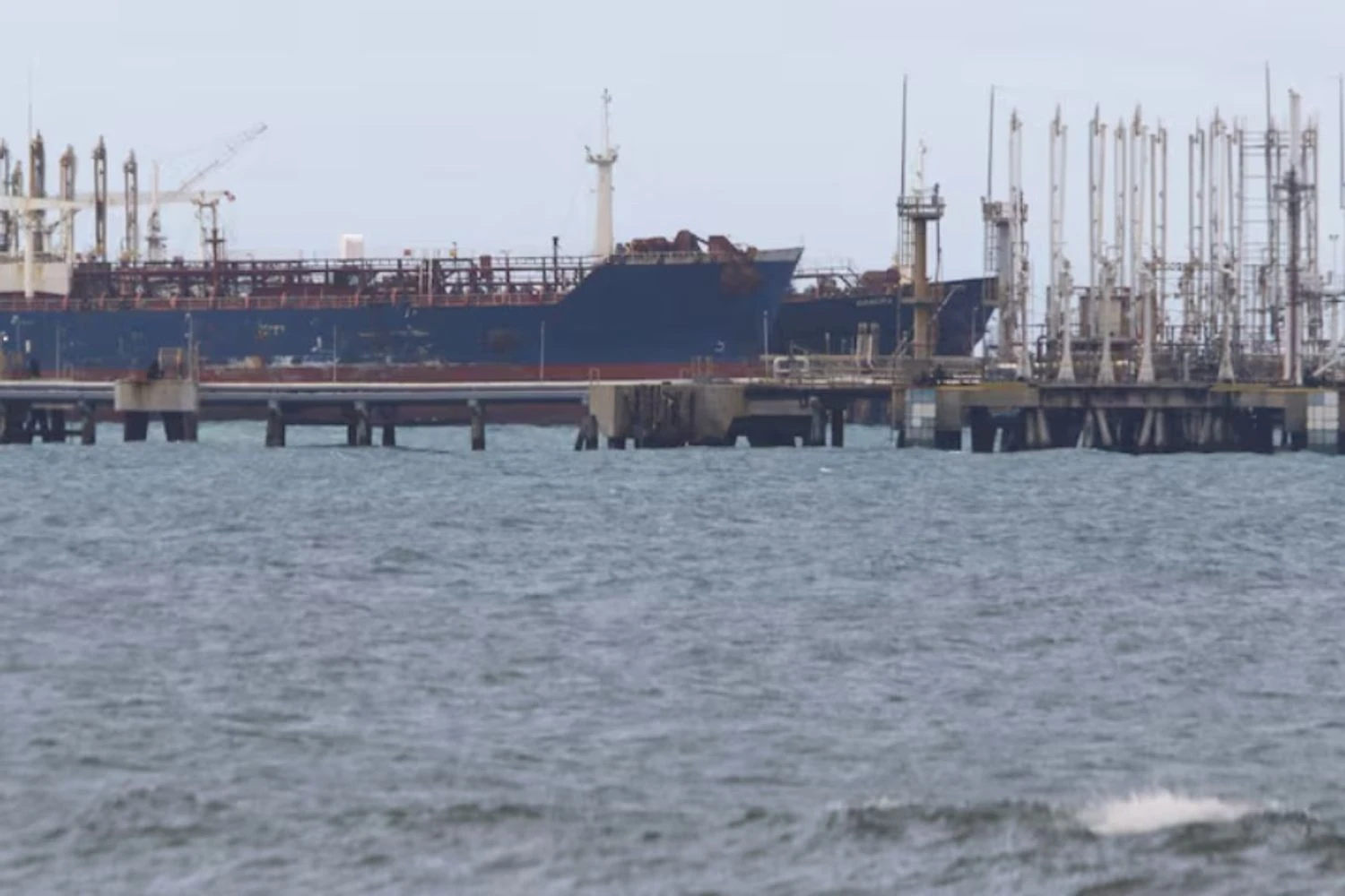 Події у Венесуелі та загрози Ірану: як реагують світові ринки нафти