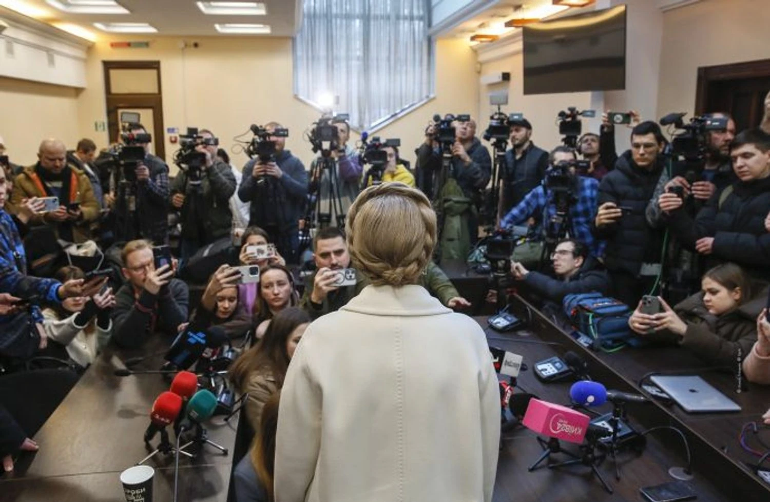 Шоу у ВАКС: жарти, критика, емоції і застава для ТимошенкоВищий антикорупційний суд призначив Юлії Тимошенко заставу 33,28 млн грн. Її підозрюють у пропозиції неправомірної вигоди
нардепам.Політика • 16 січня, 16:00 • 14643 перегляди