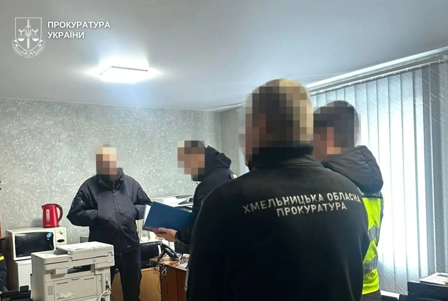 Керівництво підрозділу ДСНС отримало підозри за непридатні спецкостюми для рятувальників за 14 млн грн