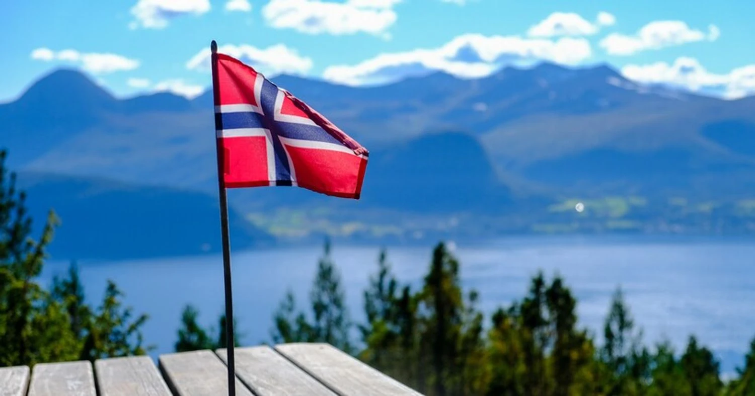 Норвегія скасувала колективний захист для українських чоловіків 18-60 роківНові правила стосуються чоловіків 18-60 років без поважних причин для звільнення від служби. Заяви на притулок тепер
розглядатимуть в індивідуальному порядку.Світ • 15:49 • 2976 перегляди