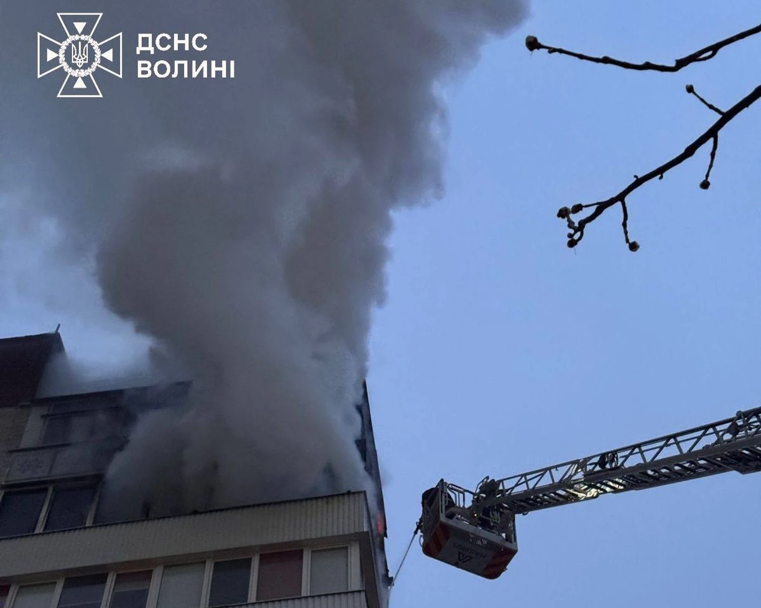 Атака рф на Луцьк - "Нова пошта" заявила про знищення терміналу, жителів просять зачинити вікна