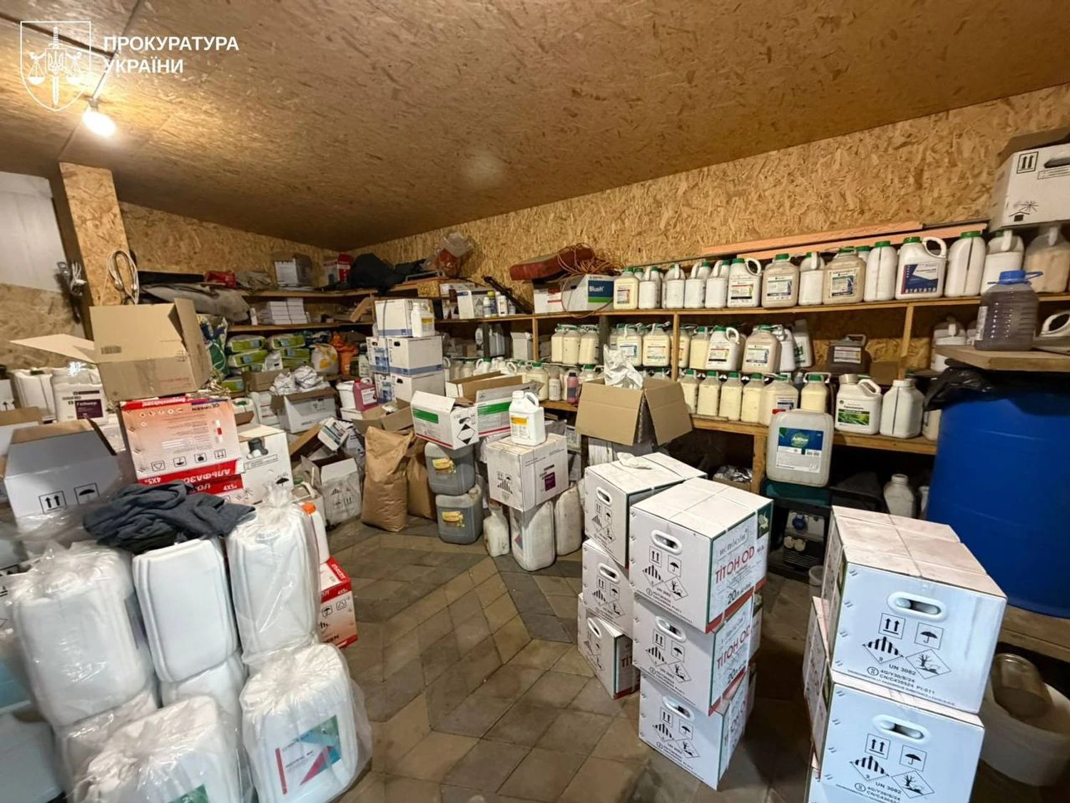 Продавали фальсифікат із цементом під виглядом світових брендів агрохімії - в Україні викрили масштабну схему