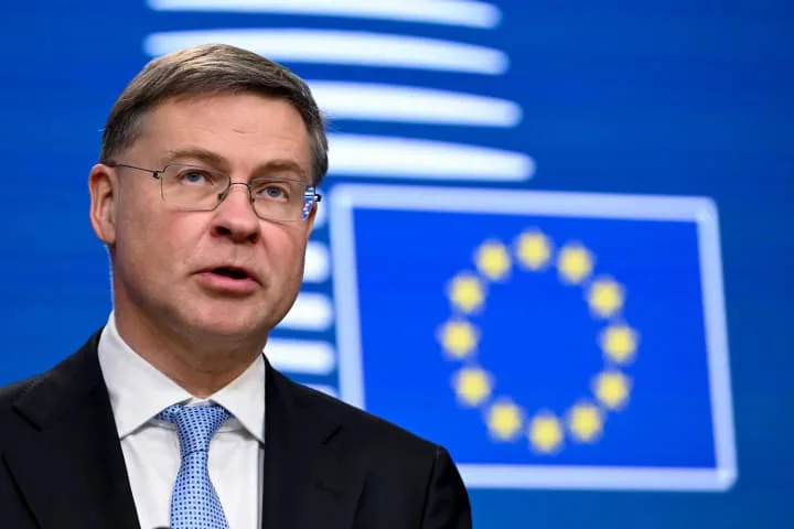 ЄС розчарований послабленням США нафтових санкцій проти росії