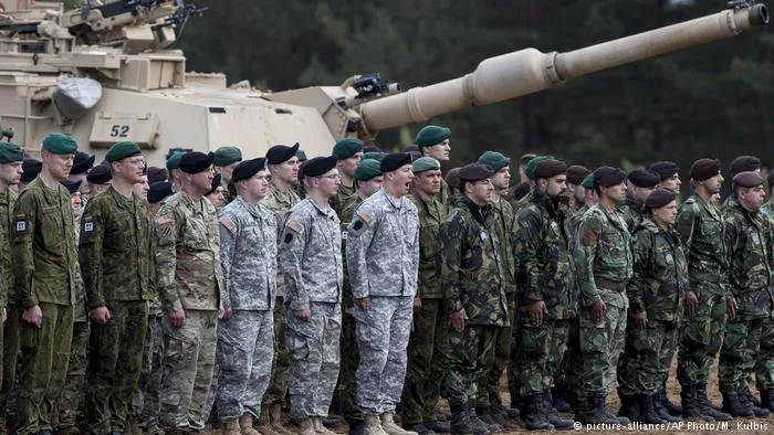 Командувач НАТО підтвердив виведення 5 тисяч американських військових з Європи