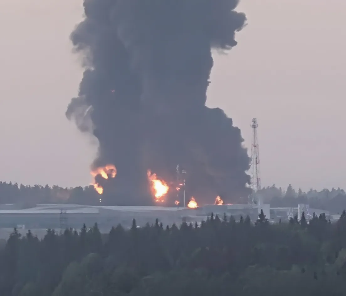 У підмосков’ї спалахнула масштабна пожежа, дим видно за десятки кілометрів