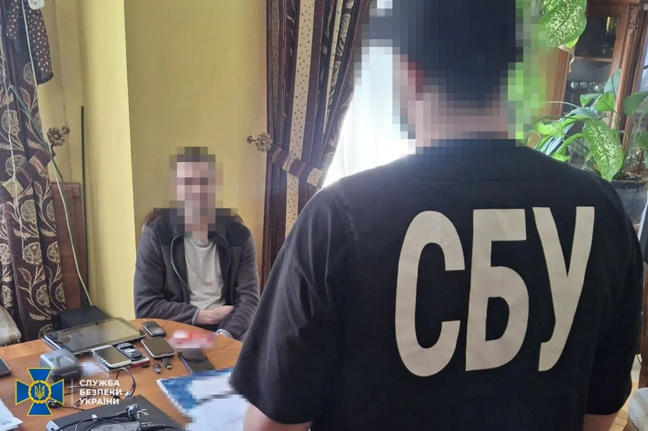 На Закарпатті затримали "крота" гру - шпигував за оборонними заводами, а дані передавав через батька