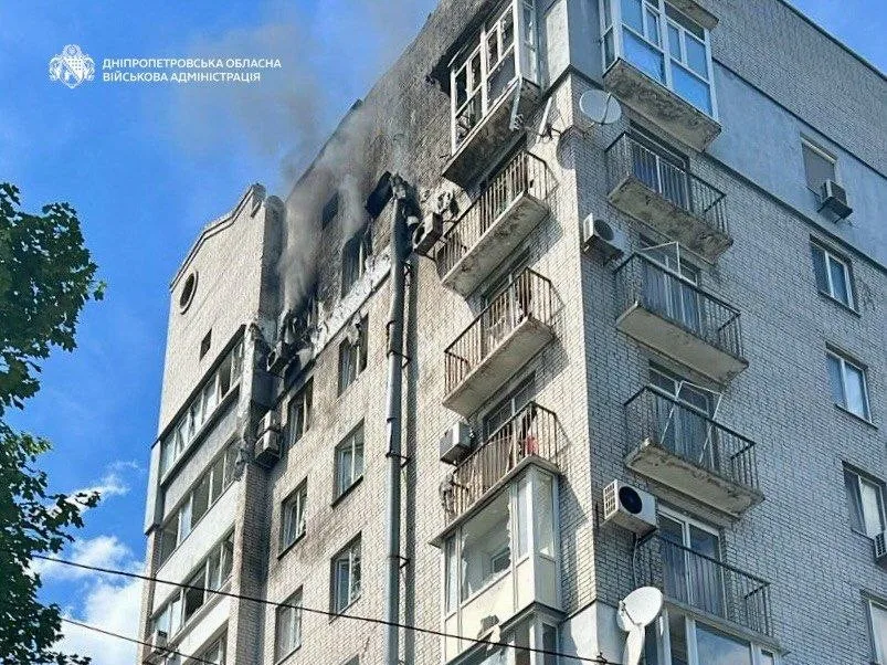 росія знову атакувала Дніпро та пошкодила багатоповерхівку