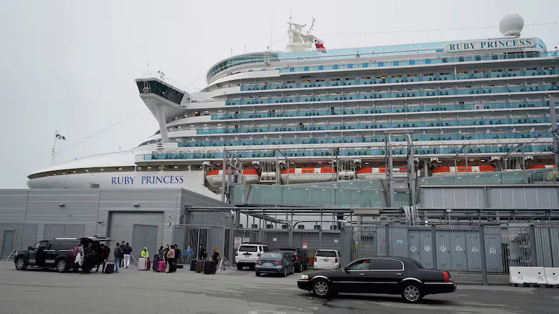 На круїзному лайнері Ruby Princess стався спалах норовірусу -  захворіли понад 120 людей