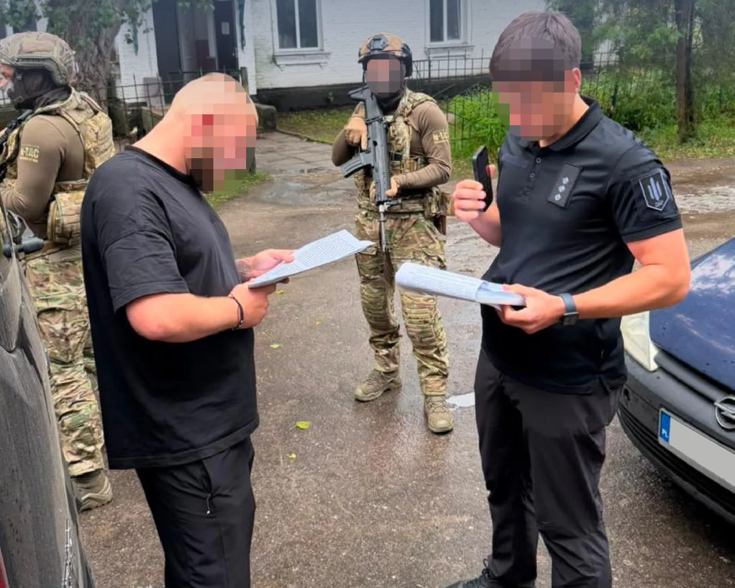 Двох військових зі