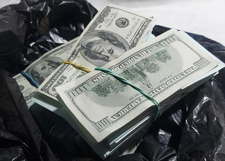 Експосадовця ЗСУ викрили на хабарі у 2,2 млн доларів від забудовника